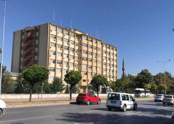 Polis memuru, teknikeri öldürdü