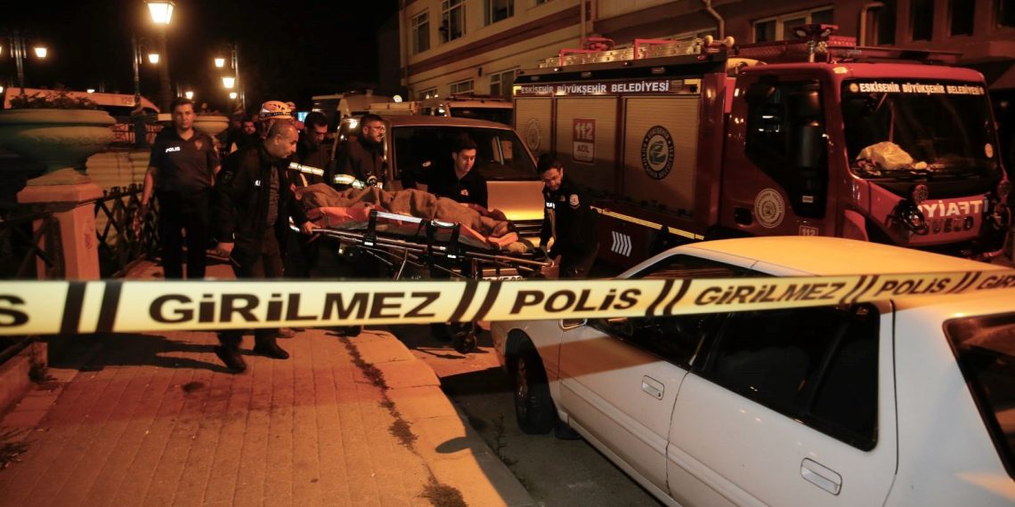 Porsuk Çayı’na düşen iki kardeşten biri öldü