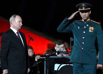 Putin: “Askerlerimize sesleniyorum, sizlerle gurur duyuyorum”