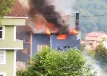 Rize’de çay fabrikasında yangın