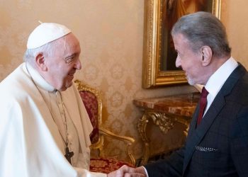 “Rocky” yıldızı Sylvester Stallone, Papa Francis ile tanıştı: Filmlerinle büyüdük!