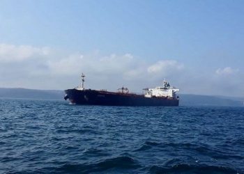 Rumeli Feneri açıklarında petrol tankeri arıza yaptı, gemi trafiği durduruldu