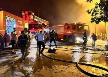 Sanayi sitesinde yangın: 7 kişi hastaneye kaldırıldı