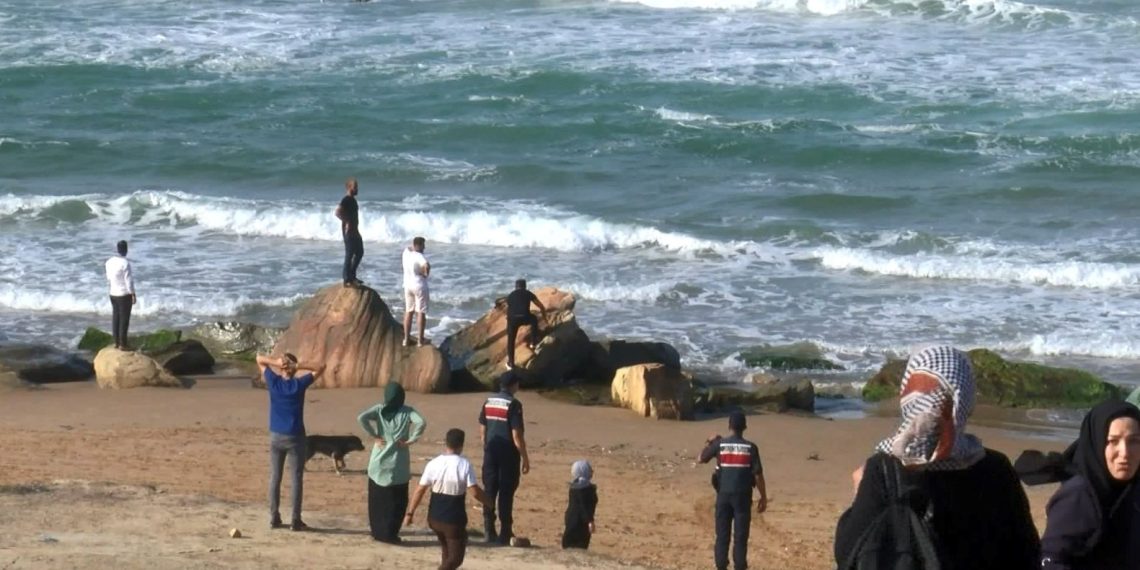 Sarıyer’de denize giren çocuk kayboldu