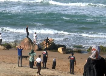 Sarıyer’de denize giren çocuk kayboldu