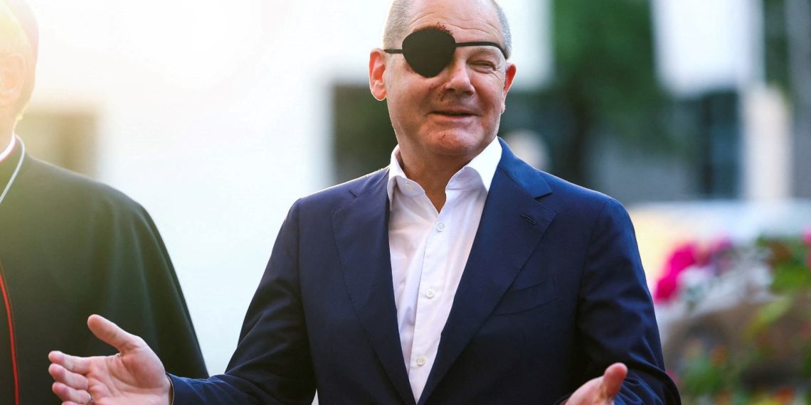 Scholz “korsan bandıyla” çalışıyor