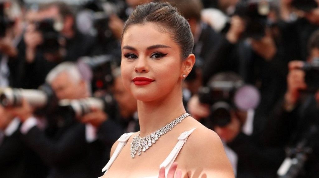 Selena Gomez’in yeni müziği The Weeknd’e mi gönderme?