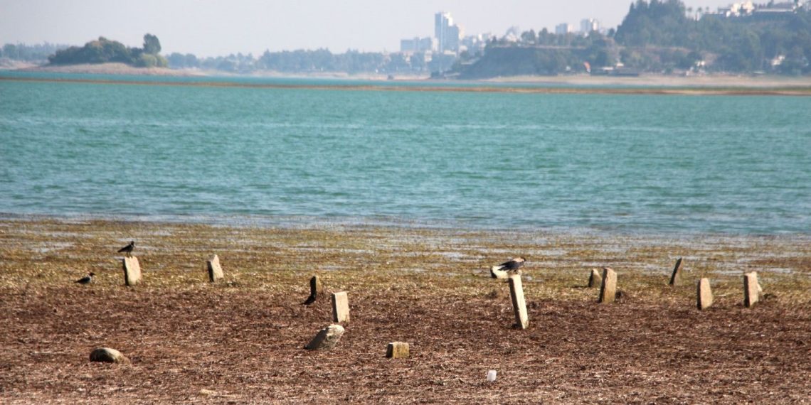 Seyhan Baraj Gölü’nün suyu çekilince mezarlar ortaya çıktı