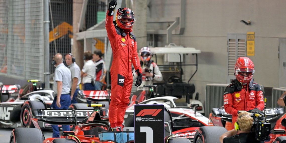 Singapur’da kazanan Carlos Sainz: Verstappen’in serisi sona erdi