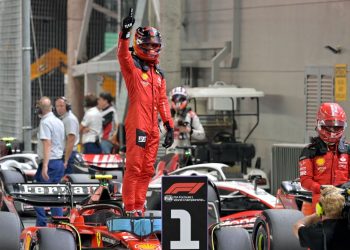 Singapur’da kazanan Carlos Sainz: Verstappen’in serisi sona erdi