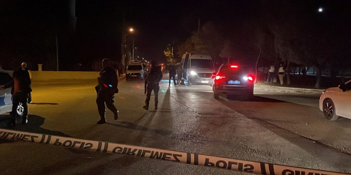 Sivil polis aracına ateş açan kuşkulu teslim oldu