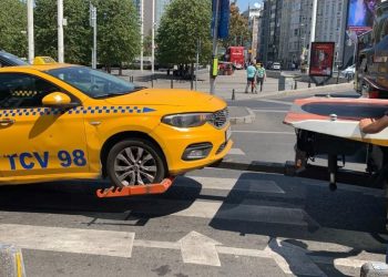 Taksim’de müşteri seçen taksicilere ceza yağdı