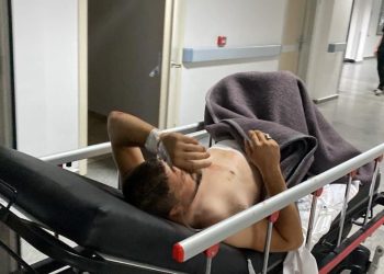 Tartıştığı erkek arkadaşını bıçaklayan bayan gözaltında