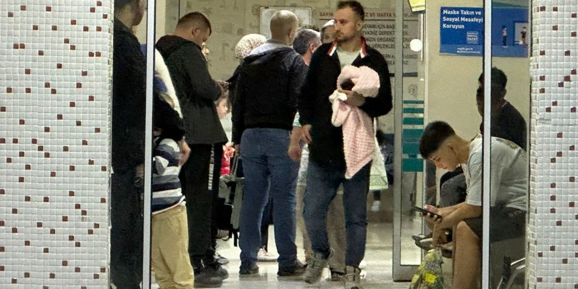 Tavuk döner, 10’u öğrenci 18 kişiyi hastanelik etti