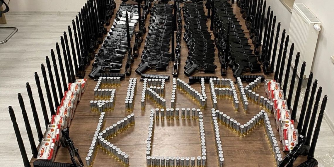 TIR’da 1388 silah mühimmatı ele geçirildi, sürücü tutuklandı