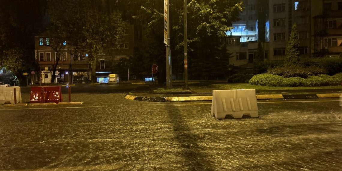 Trabzon’da sağanak tesirli oldu
