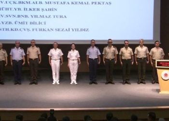 TSK’da terfi eden işçiye yeni rütbeleri verildi