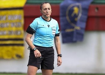 UEFA’dan bayan hakemlere misyon