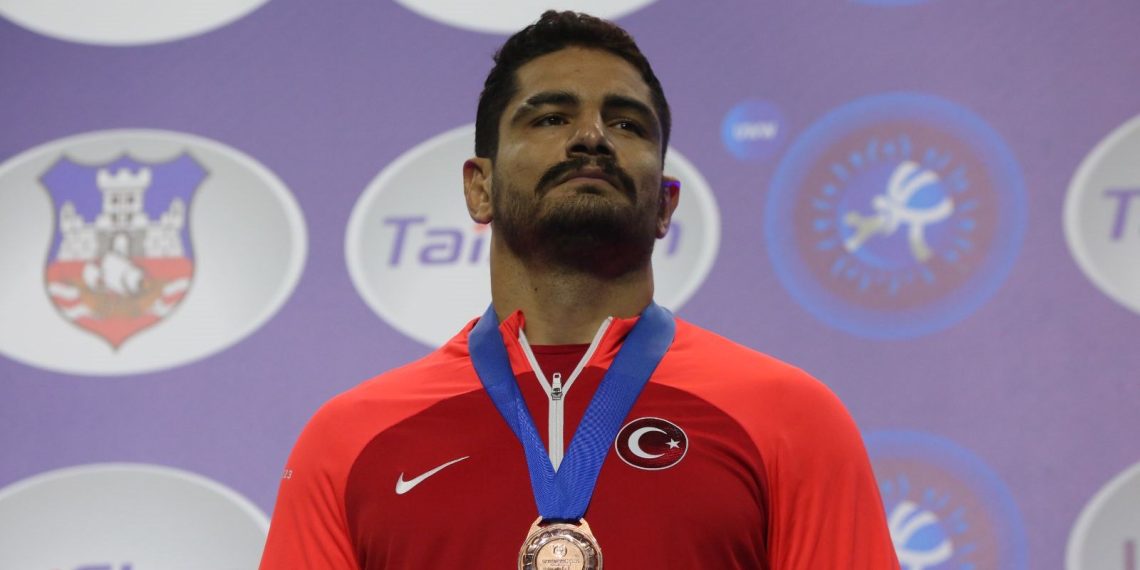 Ulusal güreşçi Taha Akgül, dünya üçüncüsü oldu