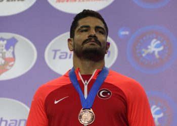 Ulusal güreşçi Taha Akgül, dünya üçüncüsü oldu