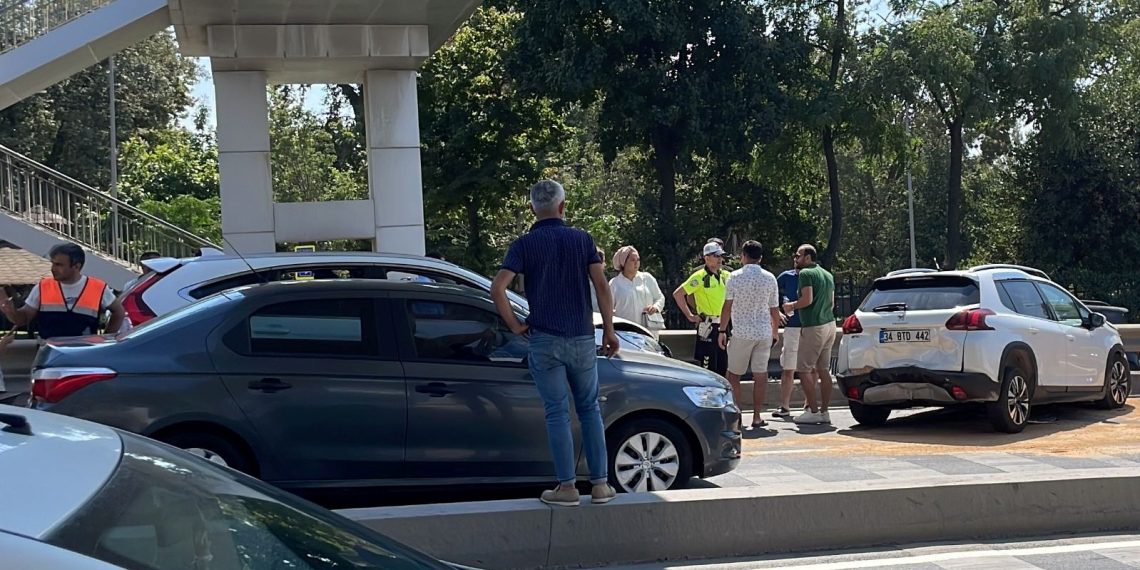 Üsküdar’da zincirleme trafik kazası