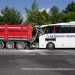 Yolcu otobüsü TIR’la çarpıştı: 2 meyyit, 12 yaralı