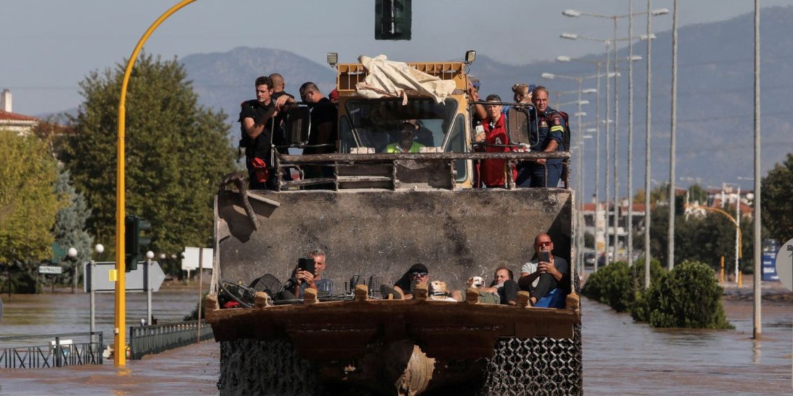 Yunanistan’daki sel felaketinde meyyit sayısı 12’ye çıktı