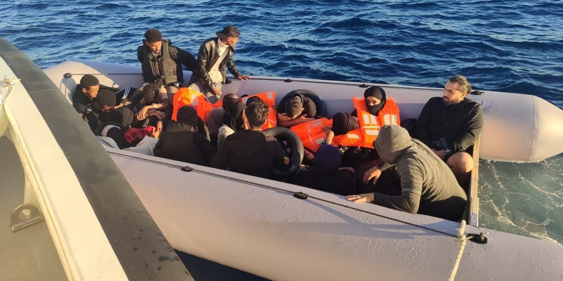 Yunanistan’ın geri ittiği 48 sistemsiz göçmen kurtarıldı