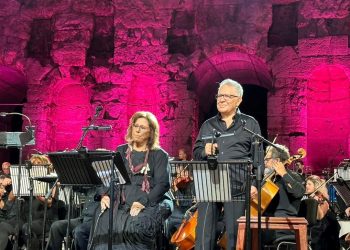 Zülfü Livaneli ile Yunan sanatçı Maria Faranduri Atina’da konser verdi