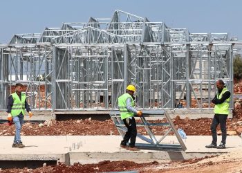 100 bin çelik köy meskeni: Sarsıntı bölgesinde 6 ay içinde teslim edilecek