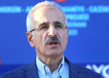 Bakan Uraloğlu: Her şehir yüksek hızlı trenle seyahat etmek istiyor
