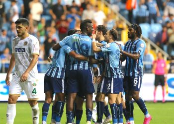 Adana Demirspor Alanyaspor’u farklı yendi: Balotelli gollerle döndü