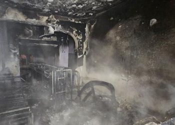 Adana’da bir kişi yalnız yaşadığı meskeni kundakladı