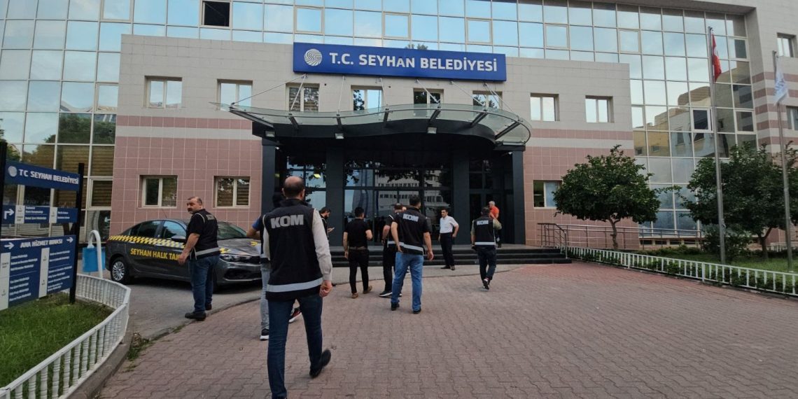 Adana’da, Seyhan ve Çukurova belediyelerine rüşvet operasyonu: 13 tutuklama