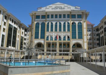 Adliye emanetinden 6 kilo uyuşturucu çalındı, 3’ü memur 5 kişi tutuklandı