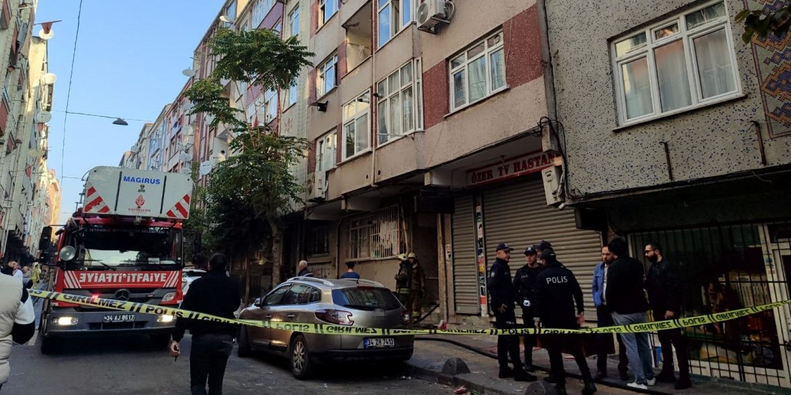 Ailesiyle tartışıp oturduğu konutu yaktı: 19 kişiyi itfaiye kurtardı