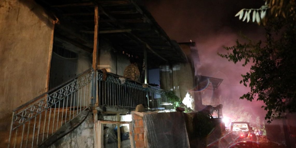 Ailesiyle tartıştı: Konutunu ateşe verdi