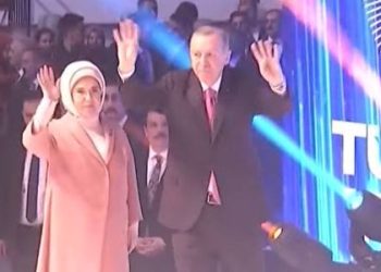 AK Parti Büyük Kongresi toplandı | Cumhurbaşkanı Erdoğan salona giriş yaptı