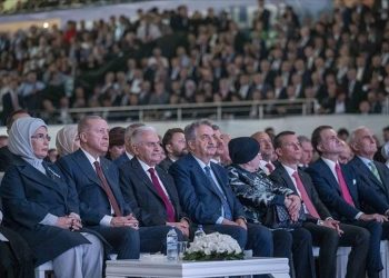 AK Parti’de yeni MKYK’nın mesaisi lokal seçim