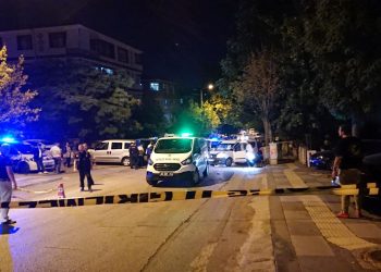 Alacak hengamesinde arkadaşını öldürdü