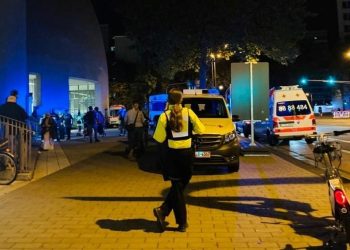 Almanya’da bomba tahliyesi sırasında meskenini terk edenler mescide sığındı