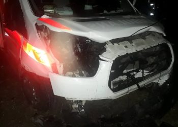 Ambulans ile araba çarpıştı: 2 yaralı