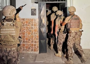 Ankara merkezli 8 vilayette terör operasyonu: 30 gözaltı