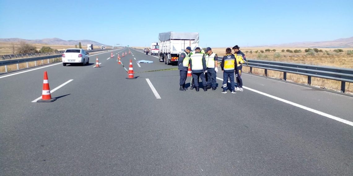 Ankara-Niğde otoyolunda feci kaza: 1 meyyit