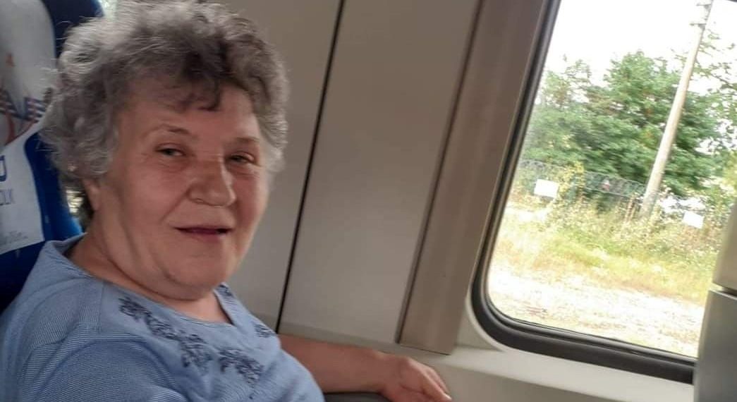 Annesini öldürüp, 15 saat cesedin başında bekledi