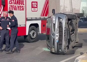 Araba yol verme tartışmasında devrildi