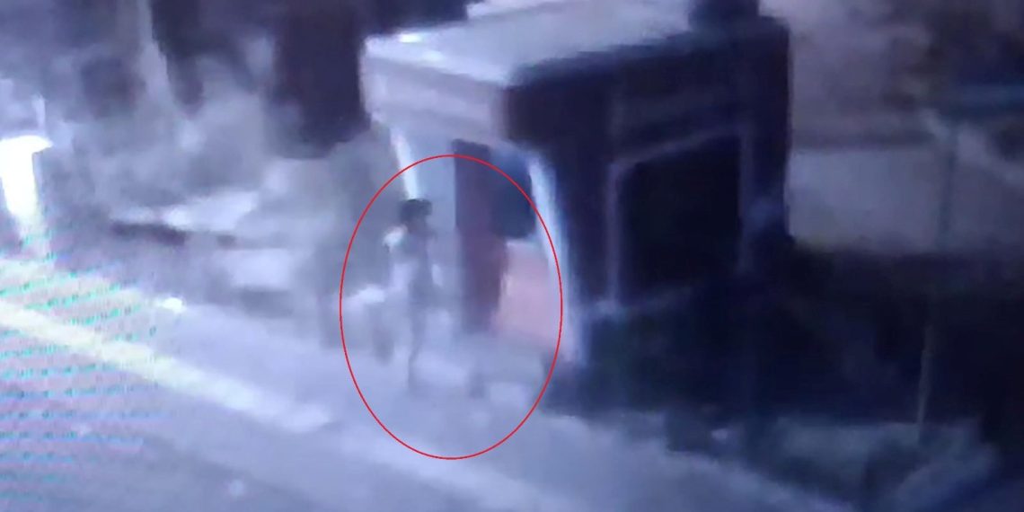 ATM kapısını kırmaya çalışırken yakalandı