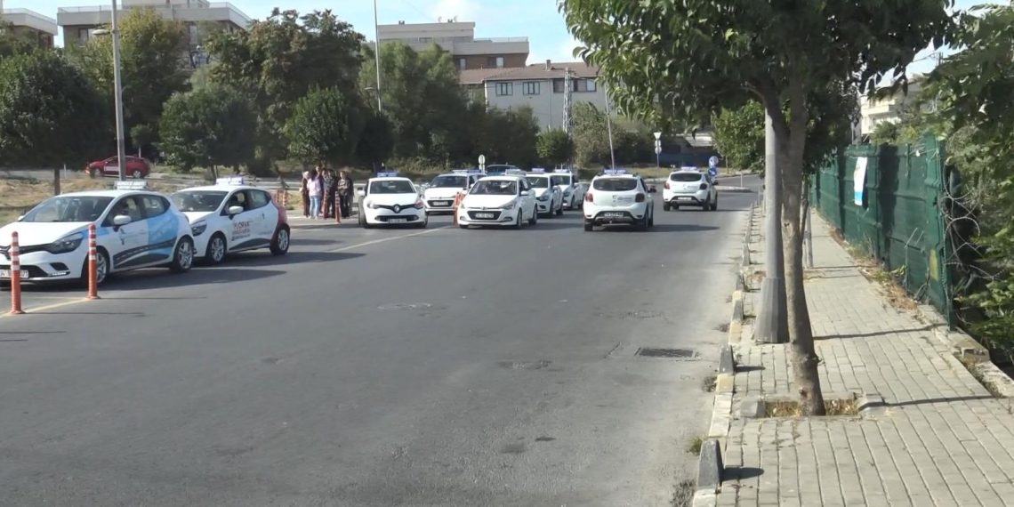 Avcılar’da sokak hayvanları bıçaklanarak öldürüldü