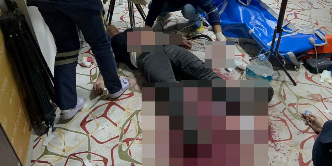 Baba-oğul dehşet saçtı: 4 kişiyi evvel dövüp sonra bıçakladılar