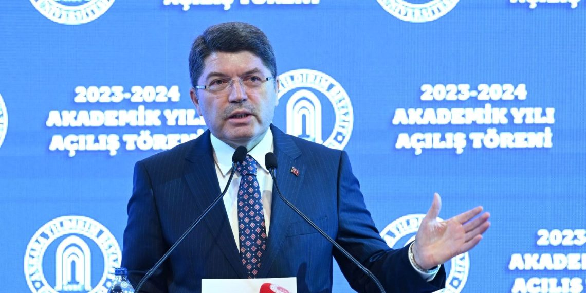 Bakan Tunç: Yeni anayasaya muhtaçlık var